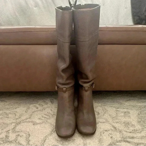 Tory Burch Jenna Zip Back knee-high boots Grey/Taupe Pebbled Leather Size 8 EUC - Picture 3 of 16